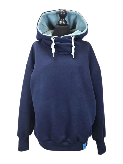 Bluza-Kameleon-jelen-w-lesie